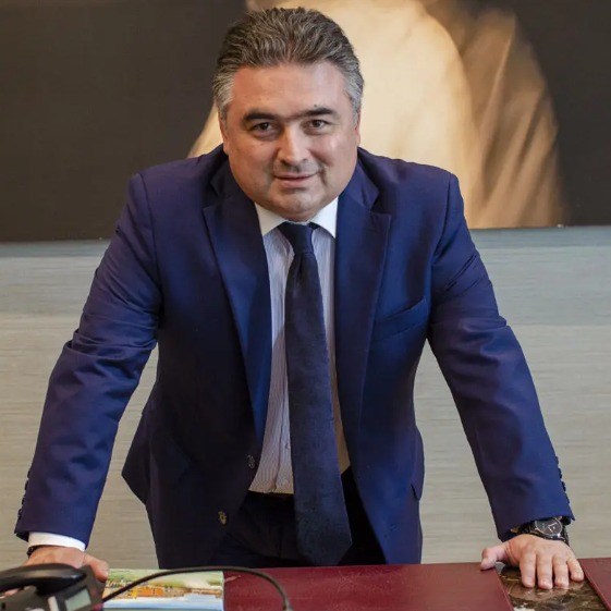 Global Immigration Law Group AA Headshot 2023 1 e1711392738909 - Global Immigration Law Group.